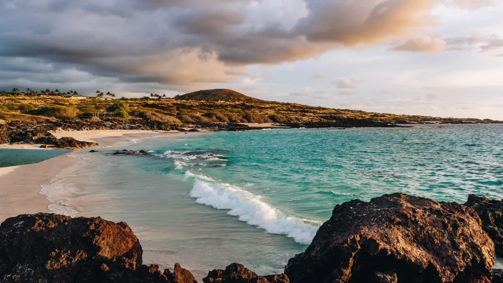 eye level sunset at maniniowali beach (kua bay) in kailua kona big island